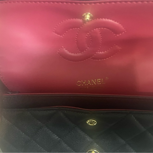 Hello selling the classic chanel flap bag - Picture 4 of 4